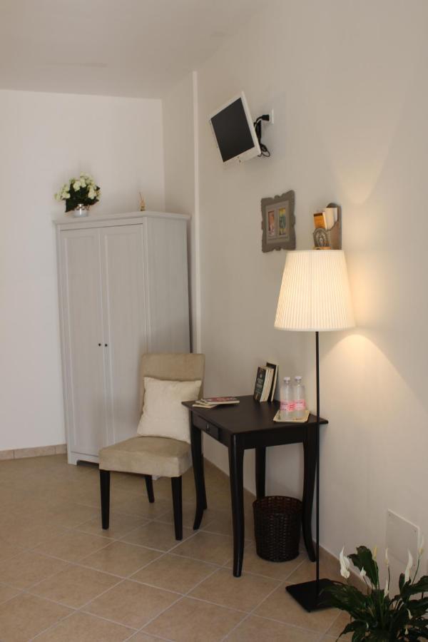 Book And Bed Bed & Breakfast Maglie Bagian luar foto